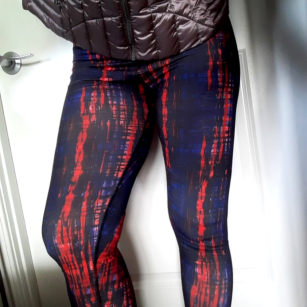 90 Degrees by Reflex Capri Leggings Blue/Neon Pink Size S NWT